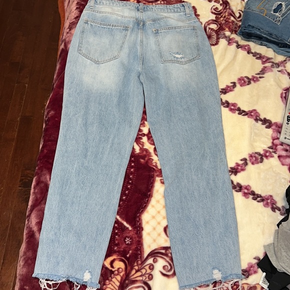 No Boundarie Jean - Picture 2 of 3